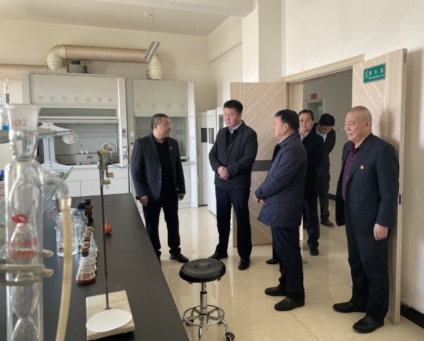 酒泉市政府黨組成員、副市長哈里別克來敦煌種業(yè)調(diào)研指導工作